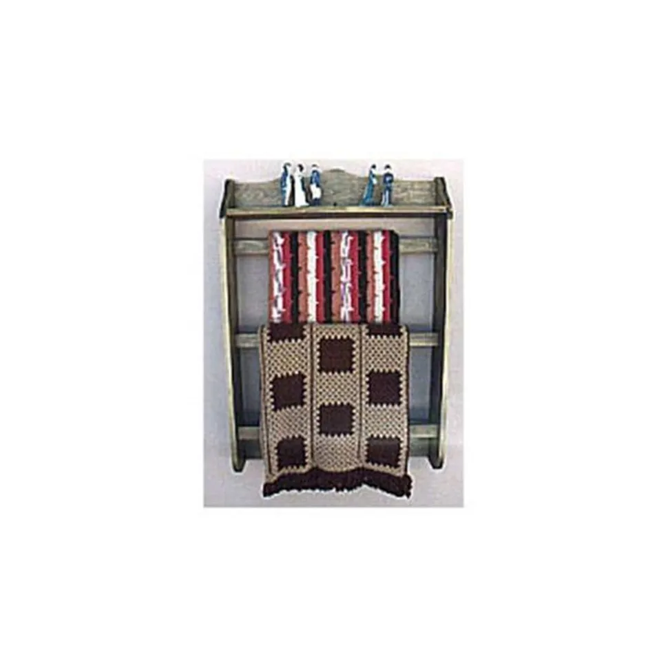 Woodworking Project Paper Plan to Build Wall Quilt Rack